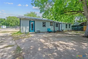 1013 N Colorado St, Lockhart, TX 78644 - Photo 4