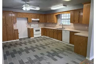 182 Oak Terrace, Seguin, TX 78155 - Photo 2