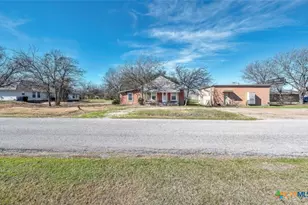 118 S Front Ave, Troy, TX 76579 - Photo 2