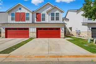 223 Sapphire Dr, New Braunfels, TX 78130 - Photo 1