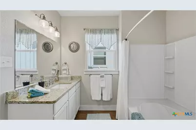 223 Sapphire Drive, New Braunfels, TX 78130 - Photo 32