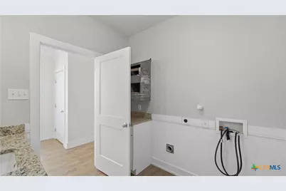 223 Sapphire Drive, New Braunfels, TX 78130 - Photo 6