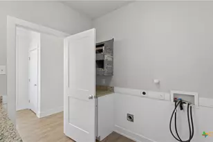 223 Sapphire Dr, New Braunfels, TX 78130 - Photo 6