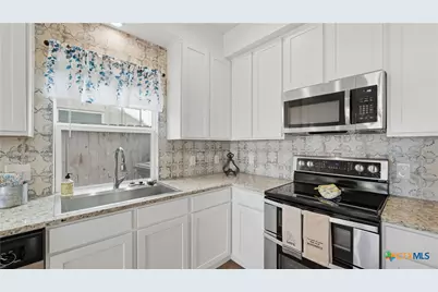 223 Sapphire Drive, New Braunfels, TX 78130 - Photo 12