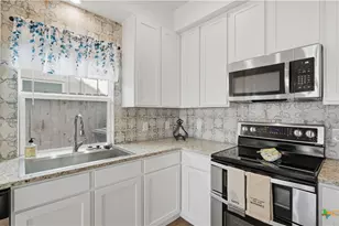 223 Sapphire Dr, New Braunfels, TX 78130 - Photo 12