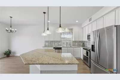 223 Sapphire Drive, New Braunfels, TX 78130 - Photo 10