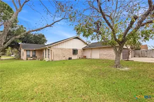 602 Bramble Bush Ln, Victoria, TX 77904 - Photo 6