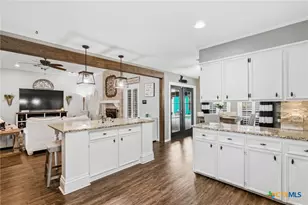 602 Bramble Bush Ln, Victoria, TX 77904 - Photo 18