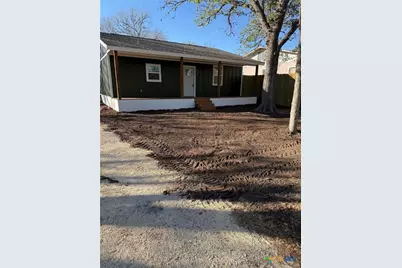 808 Josephine, Yoakum, TX 77995 - Photo 2