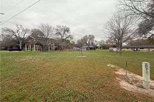 110 Lake Forrest Dr, Seguin, TX 78155 - Photo 1