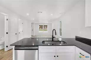 909 S Martin Luther King Jr Dr, Temple, TX 76504 - Photo 24