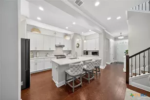 620 N Guenther Ave, New Braunfels, TX 78130 - Photo 8