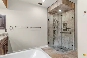 24930 Cedar Creek Dr, New Braunfels, TX 78132 - Photo 16