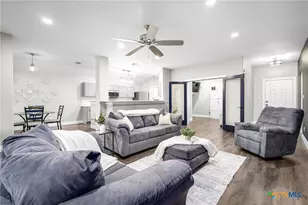 1616 Sunnycrest Cir, New Braunfels, TX 78130 - Photo 4