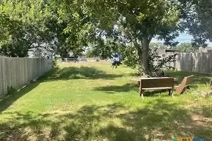 1104 Rorem Ave, Palacios, TX 77465 - Photo 4