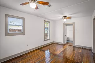 533 W Bridge St, New Braunfels, TX 78130 - Photo 24