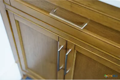 533 W Bridge Street, New Braunfels, TX 78130 - Photo 18