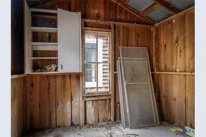 533 W Bridge Street, New Braunfels, TX 78130 - Photo 34