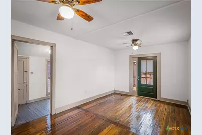 533 W Bridge Street, New Braunfels, TX 78130 - Photo 22