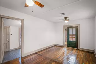 533 W Bridge St, New Braunfels, TX 78130 - Photo 22