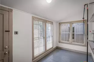 533 W Bridge St, New Braunfels, TX 78130 - Photo 28