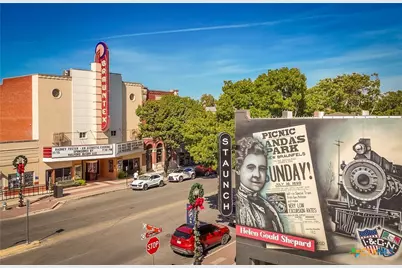 533 W Bridge Street, New Braunfels, TX 78130 - Photo 36