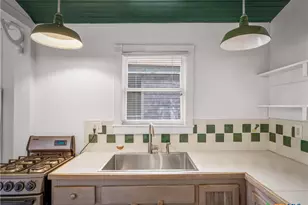 533 W Bridge St, New Braunfels, TX 78130 - Photo 14