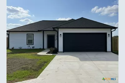 205 Haller Street, Yoakum, TX 77995 - Photo 2