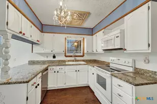 1445 Devin Dr, New Braunfels, TX 78130 - Photo 12