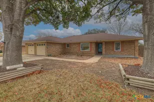 1445 Devin Dr, New Braunfels, TX 78130 - Photo 2