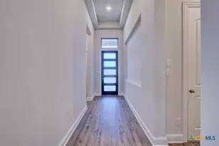 732 Navarro St, New Braunfels, TX 78132 - Photo 1