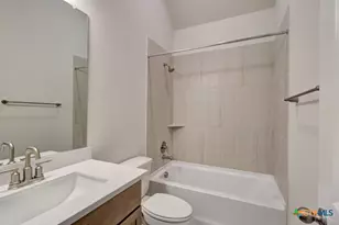 732 Navarro St, New Braunfels, TX 78132 - Photo 18