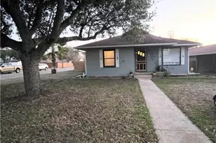 517 3rd St, Cuero, TX 77954 - Photo 2