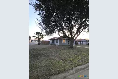 517 Third Street, Cuero, TX 77954 - Photo 12