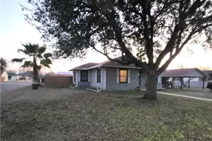 517 3rd St, Cuero, TX 77954 - Photo 12