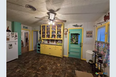 517 Third Street, Cuero, TX 77954 - Photo 4
