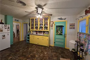 517 3rd St, Cuero, TX 77954 - Photo 4