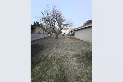 517 Third Street, Cuero, TX 77954 - Photo 14