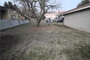 517 3rd St, Cuero, TX 77954 - Photo 14