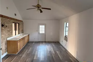 108 Queenswood Trail, Victoria, TX 77901 - Photo 8