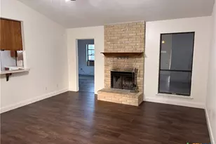 108 Queenswood Trail, Victoria, TX 77901 - Photo 6