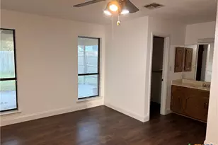 108 Queenswood Trail, Victoria, TX 77901 - Photo 10