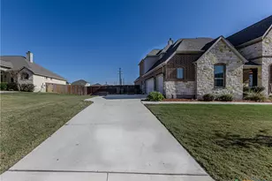 13015 Hunters Trce, St Hedwig, TX 78152 - Photo 4