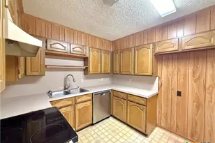 705 3rd St, Cuero, TX 77954 - Photo 8