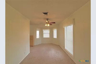 705 Third Street, Cuero, TX 77954 - Photo 4