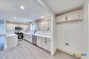 214 Jackman St, San Marcos, TX 78666 - Photo 8