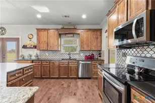 452 County Rd 470, Chilton, TX 76632 - Photo 8