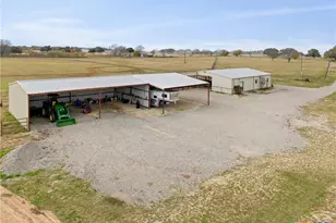 452 County Rd 470, Chilton, TX 76632 - Photo 38