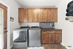 452 County Rd 470, Chilton, TX 76632 - Photo 20