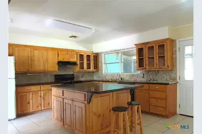 212 E Rosemary Drive, Seguin, TX 78155 - Photo 6